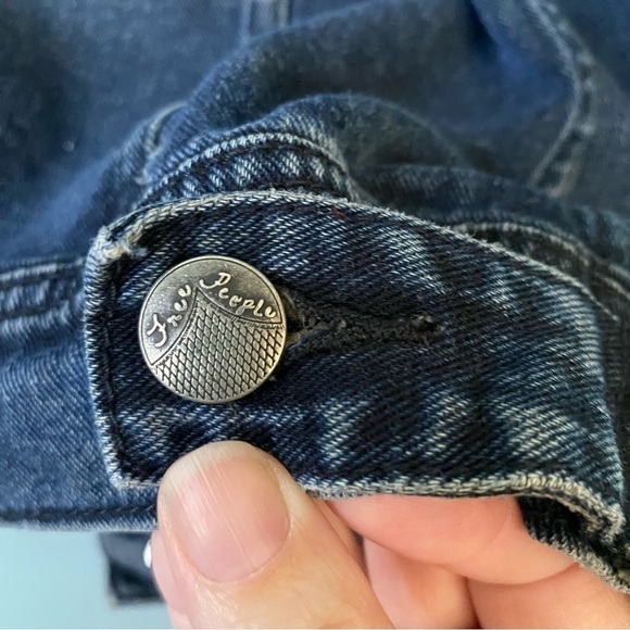 Free People Distressed Denim Jacket Knit Sleeves Women's Size S No Hood - Picture 4 of 7